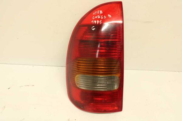 FEU ARRIERE GAUCHE OPEL CORSA B 5PORTES - Vue 1